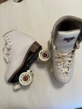 White Women’s Classic Quad Roller Skates - Lace-Up
